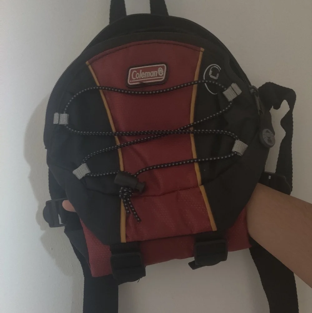NWOT Coleman Black & Red Youth Biking Sport Hiking backpack Water bottle Holder